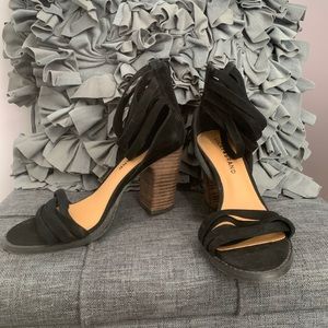 Black strappy lucky brand heels